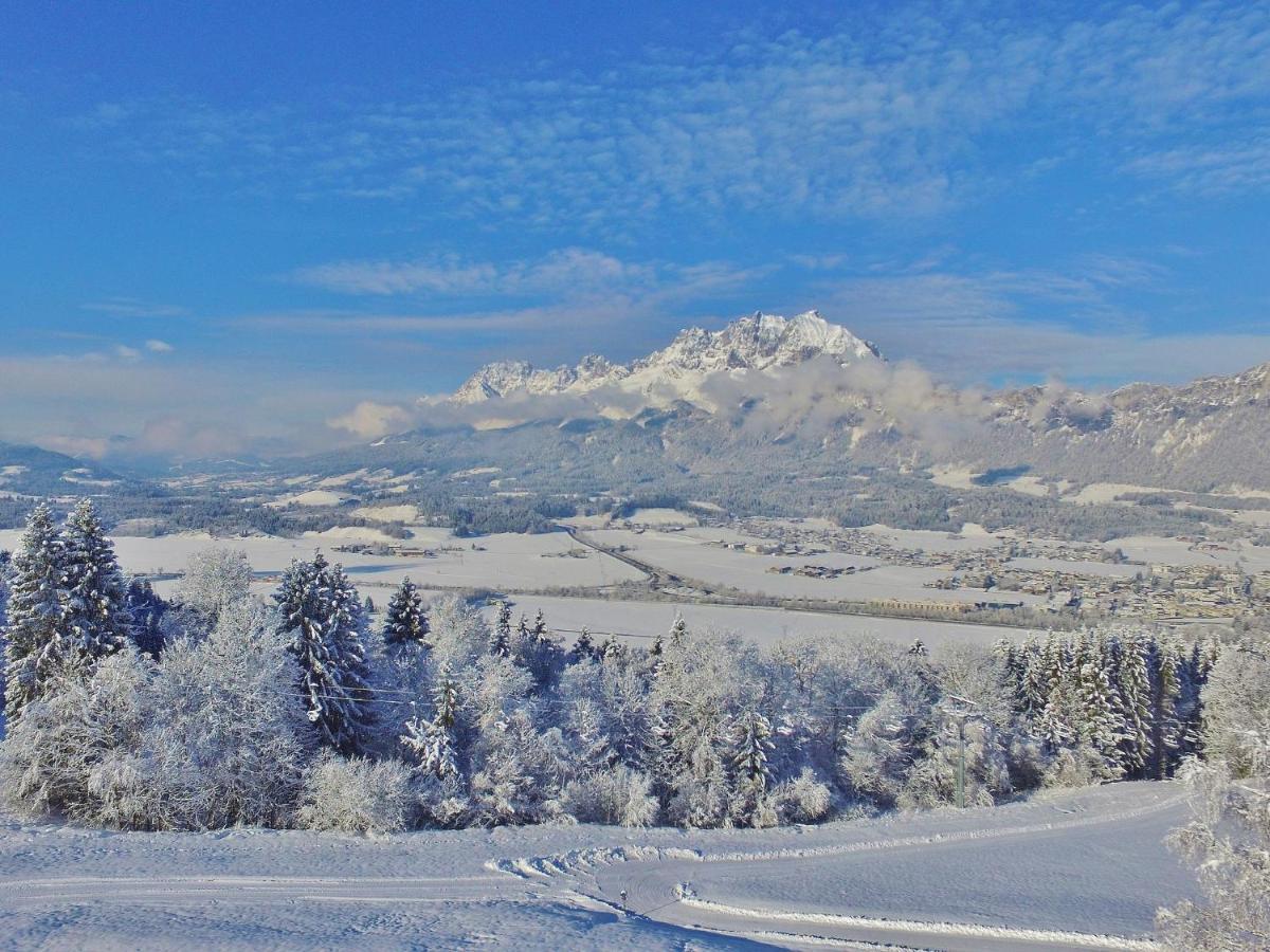 Chalet On The Ski Slope In St Johann In Tyrol Apfeldorf Eksteriør billede