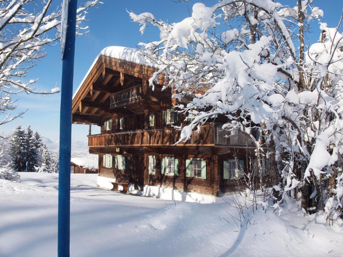 Chalet On The Ski Slope In St Johann In Tyrol Apfeldorf Eksteriør billede