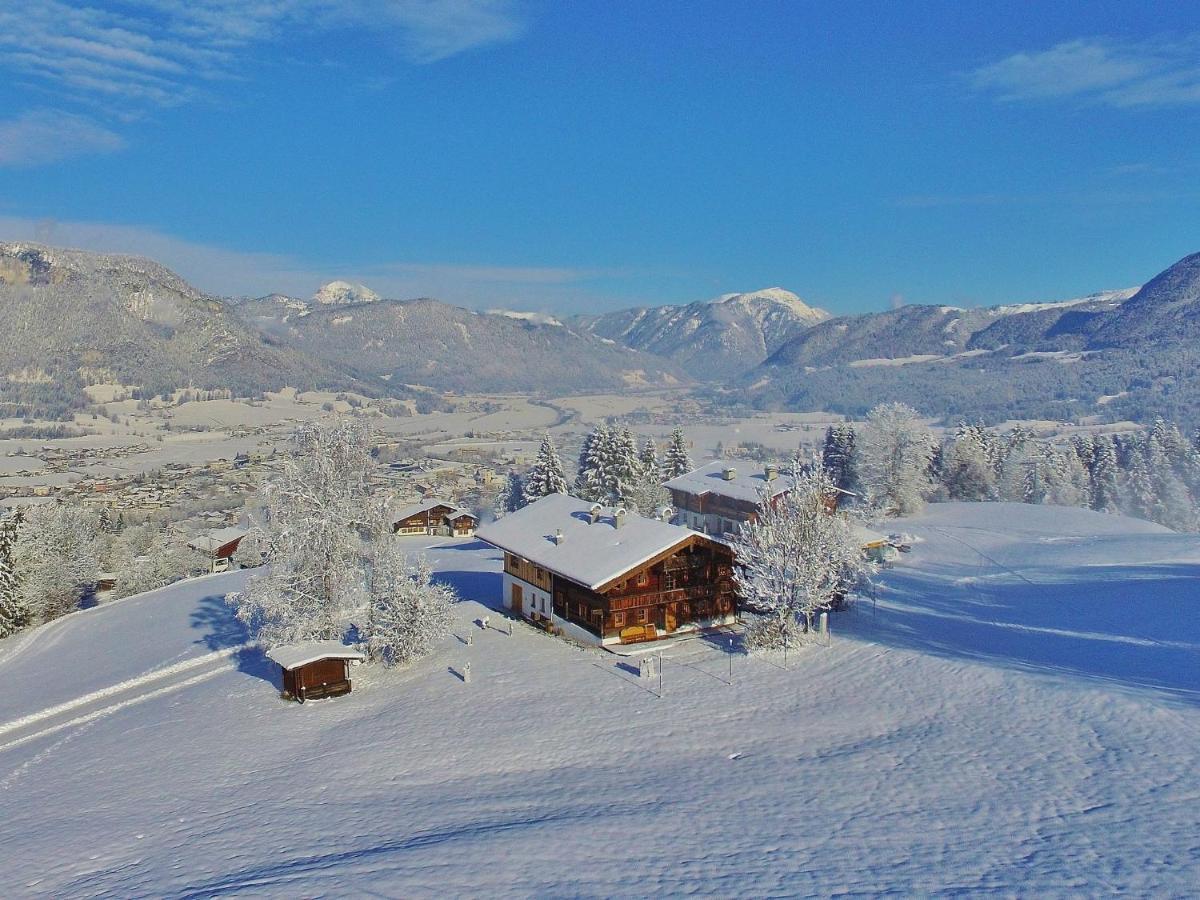 Chalet On The Ski Slope In St Johann In Tyrol Apfeldorf Eksteriør billede