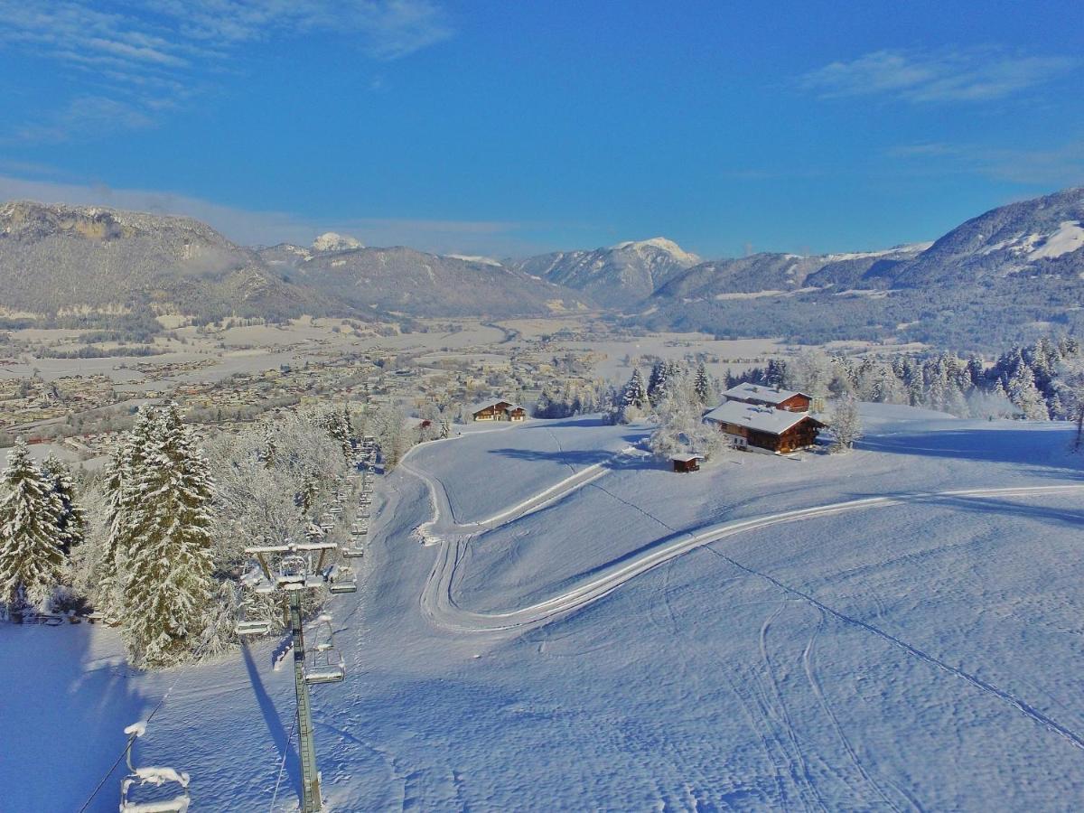 Chalet On The Ski Slope In St Johann In Tyrol Apfeldorf Eksteriør billede