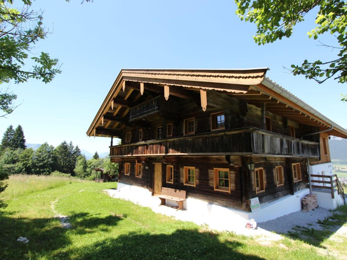 Chalet On The Ski Slope In St Johann In Tyrol Apfeldorf Eksteriør billede